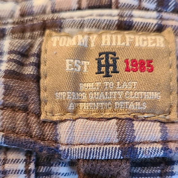 Tommy Hilfiger brown plaid shorts - Picture 4 of 5